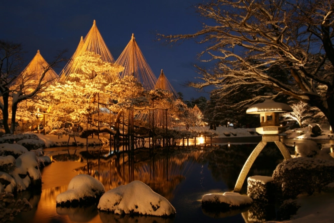 Kanazawa Winter Travel Guide: Things to Do, Food & Insider Tips