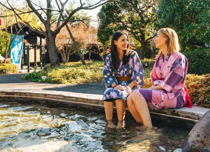 do you wear clothes in an onsen