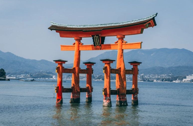 what are the 4 states of Japan