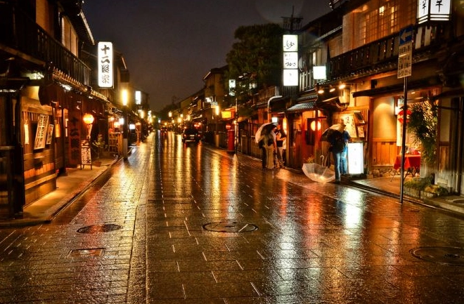 Kyoto vs Tokyo: Which Japanese City is Better for Your Trip?