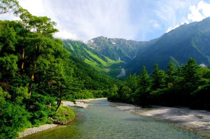 Japan mountain travel