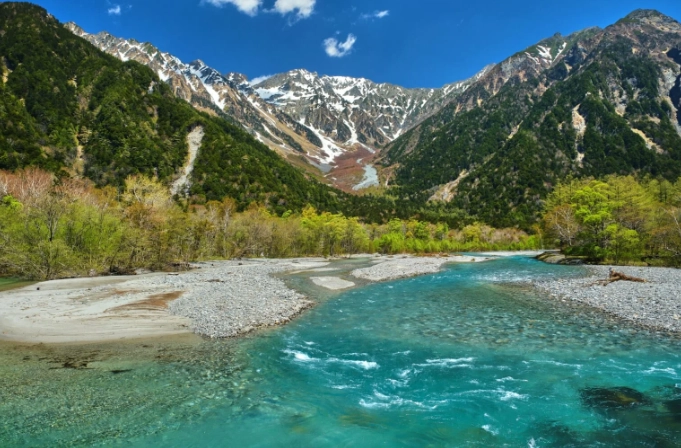 Japan mountain travel