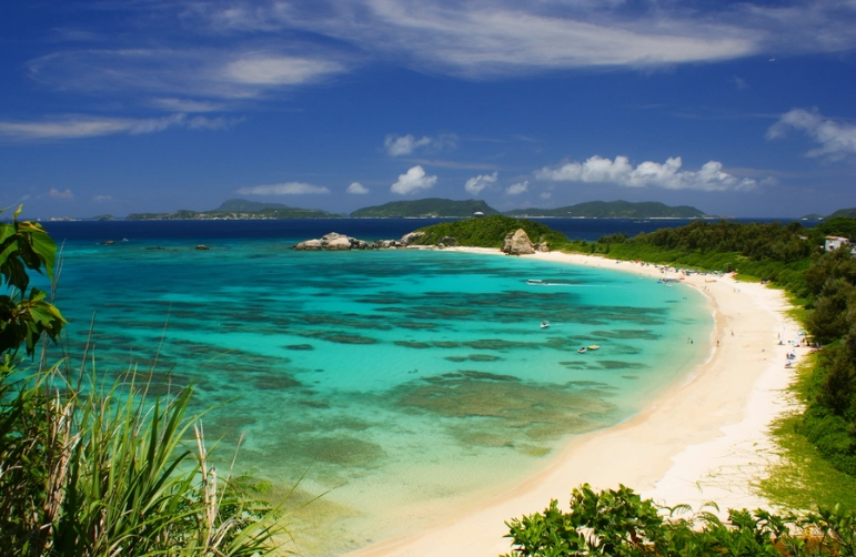 when to go to japan beaches