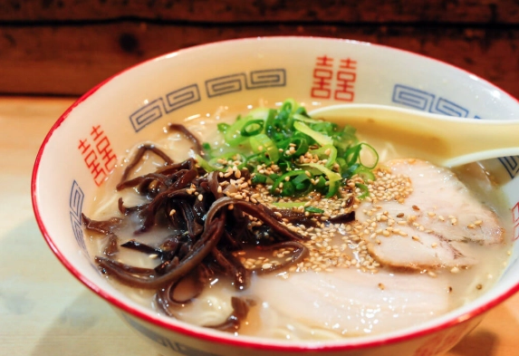 Fukuoka Food Guide: Must-Try Dishes, Best Restaurants & Local Tips