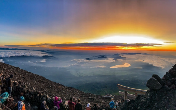 climb Mount Fuji