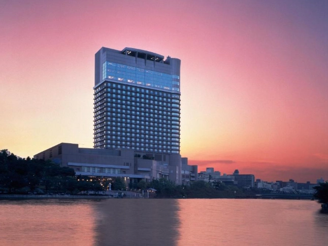 where to stay in Osaka