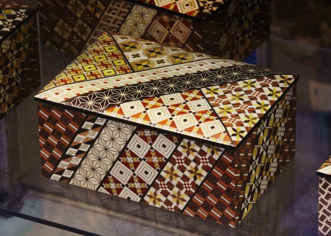 Hakone Souvenirs: A Curated Guide to Authentic Gifts and Where to Find Them