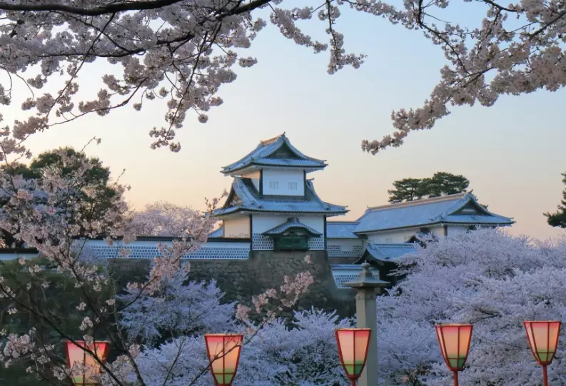 Kanazawa Japan Travel Guide: Attractions, Food & Local Tips