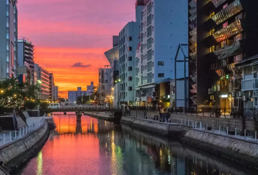 Fukuoka Travel Guide: Top Attractions, Food & Itinerary Tips